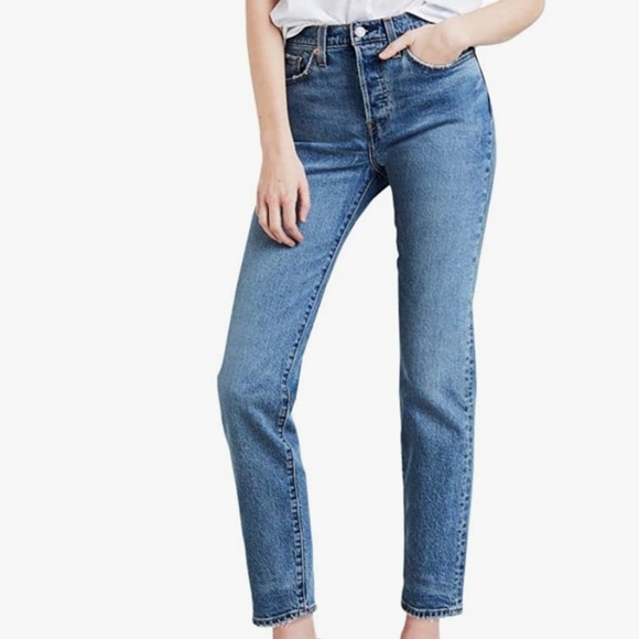 NWT- Levi Premium Wedgie Jeans - Picture 1 of 4